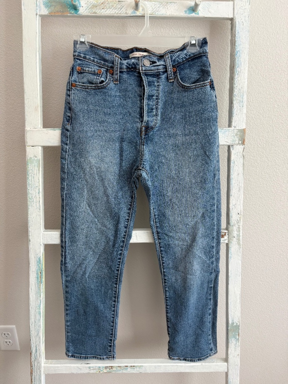 Levi’s Wedgie Straight Jean size 26
